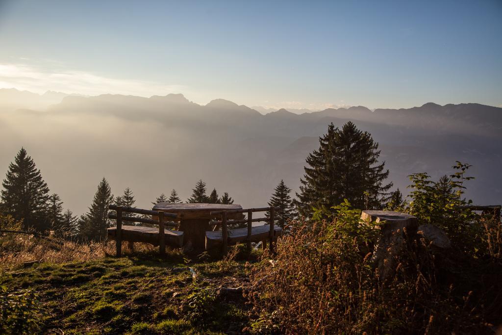 L'ost - Di Hostal Grumes